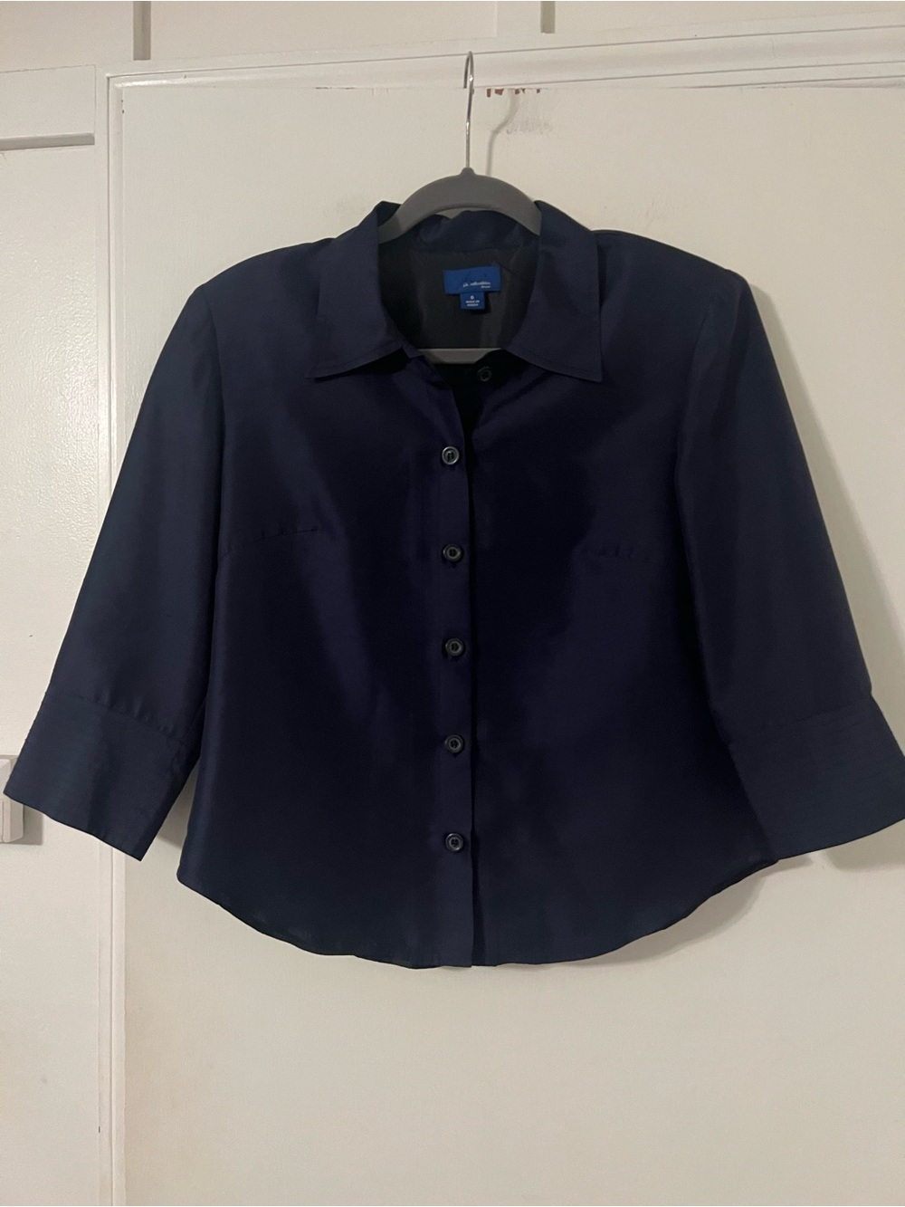 100 % silk JH Collectibles Navy Button-Front top size 6 (T200)